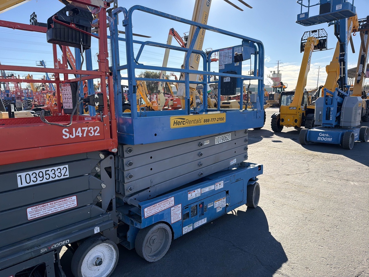 2016 Genie GS-3246