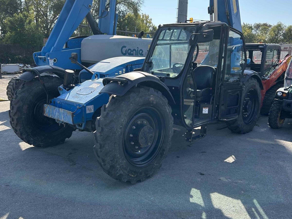 2018 Genie GTH 844