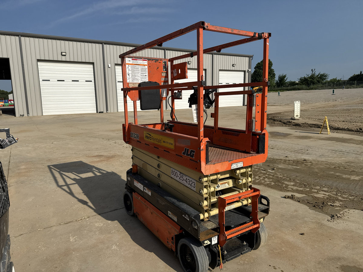 2019 JLG 1932R-4