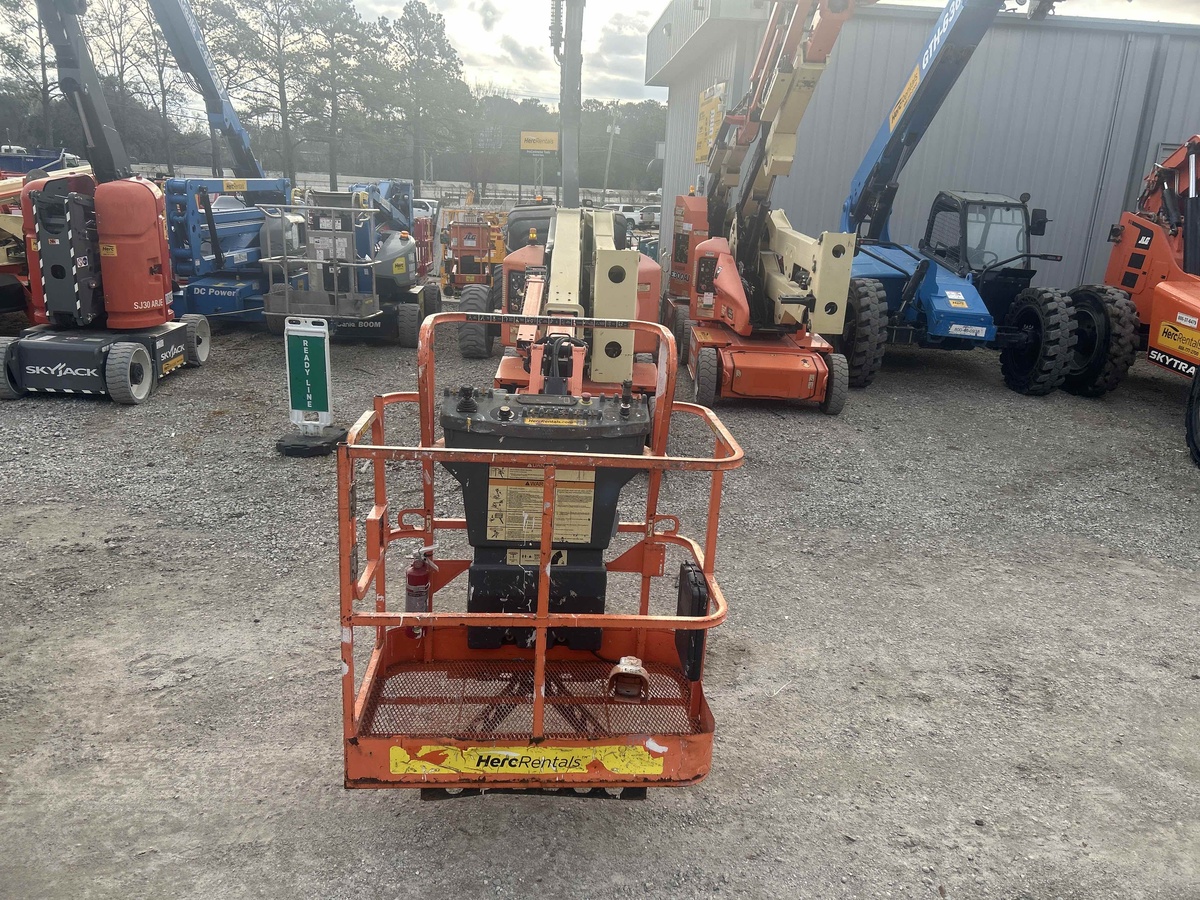 2015 JLG E400AJPN-4