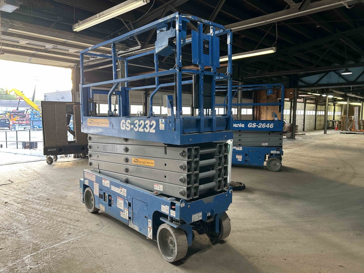 2018 Genie GS-3232-4