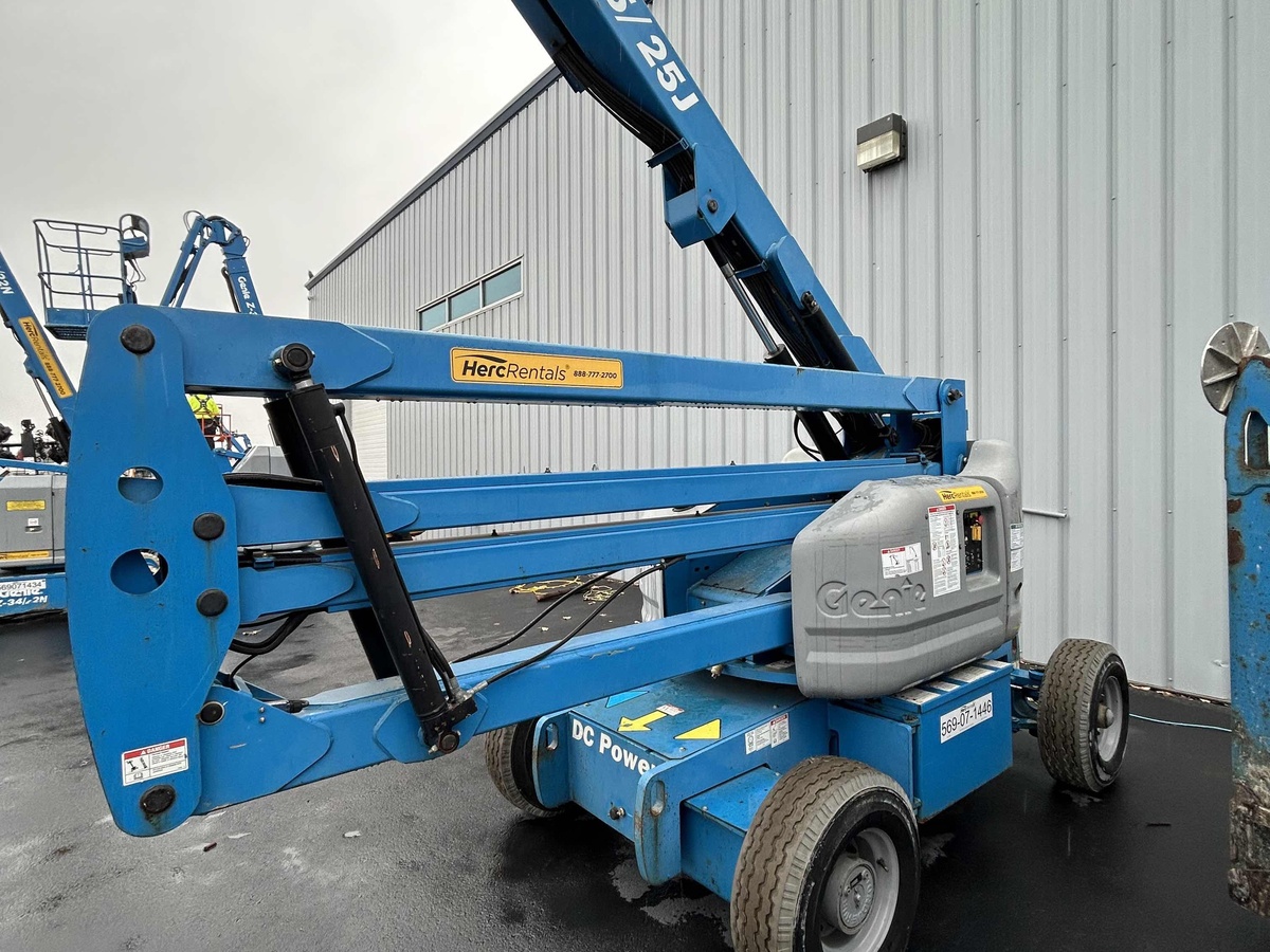 2013 Genie Z-45/25J-2