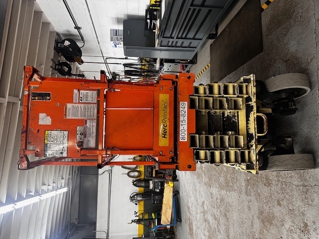 2017 JLG 2632ES-4