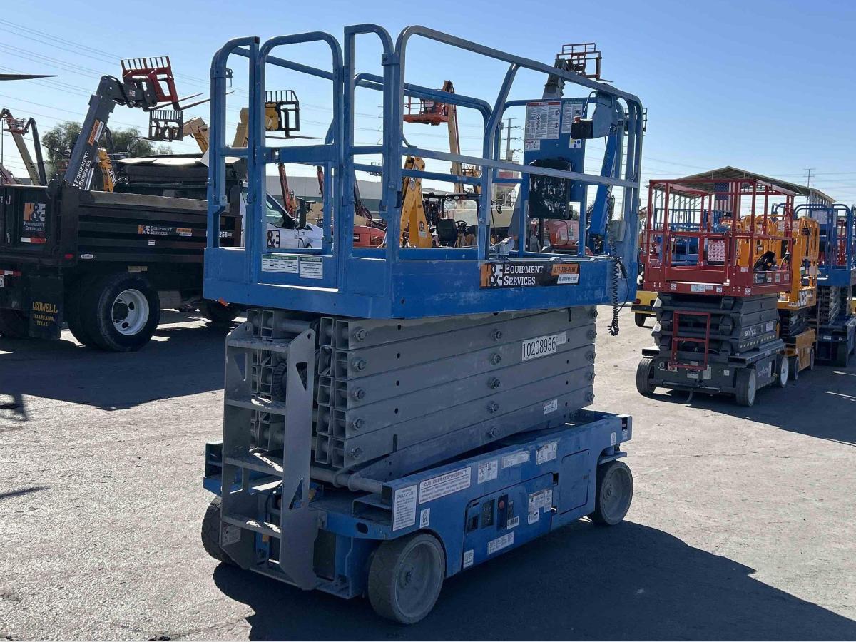 2017 Genie GS-4047