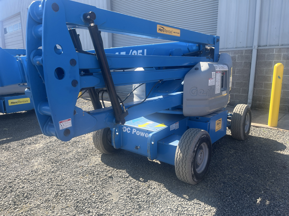 2018 Genie Z-45/25J-5