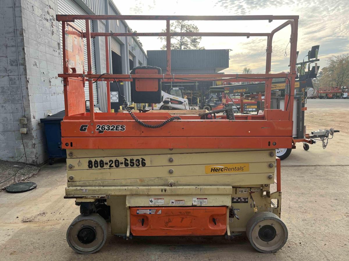 2018 JLG 2632ES
