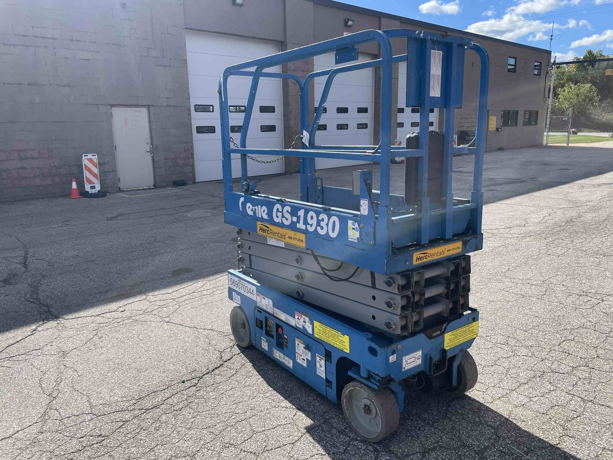 2017 Genie GS-1930