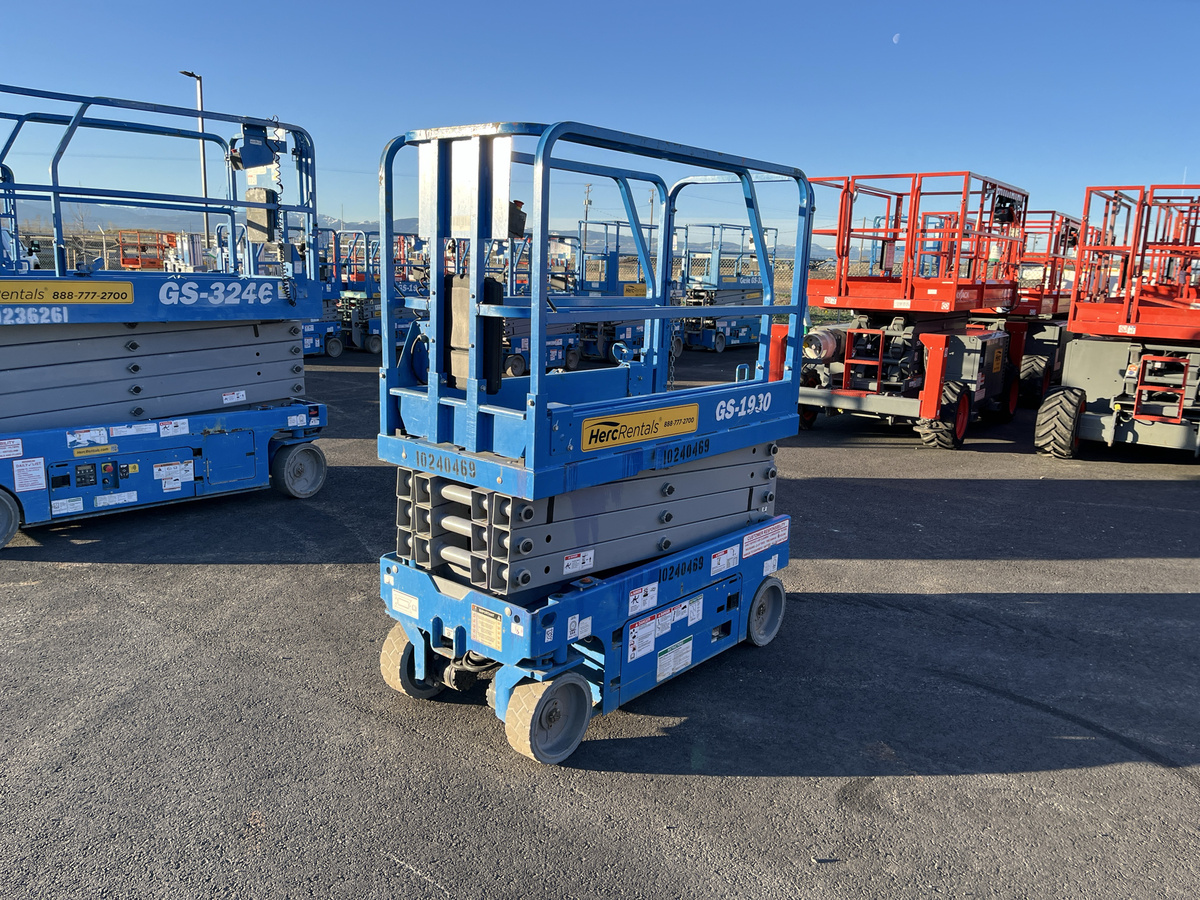 2018 Genie GS-1930
