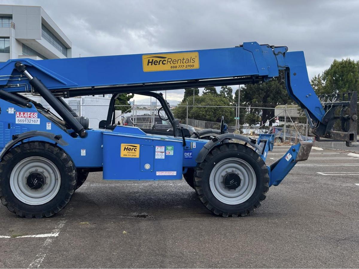 2017 Genie GTH-1056-4