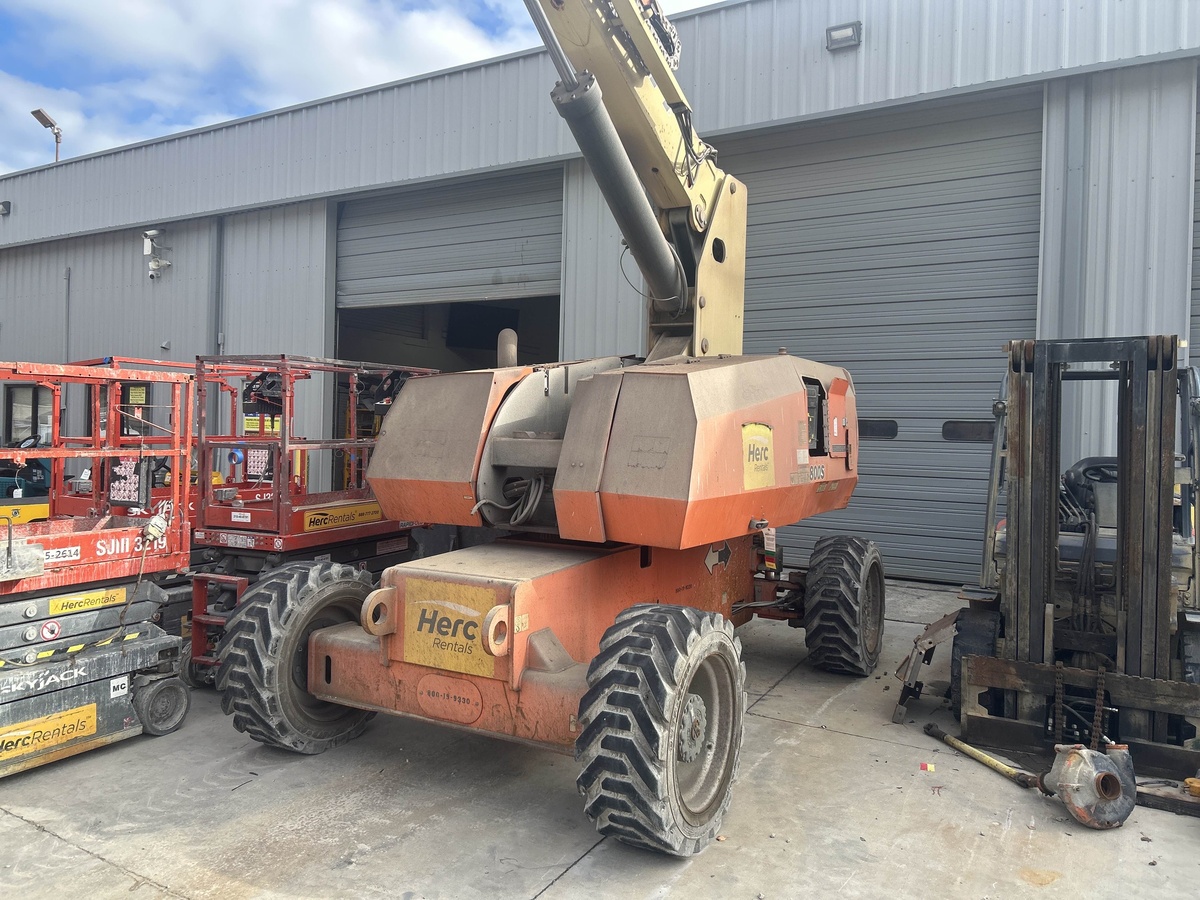 2018 JLG 800S-2