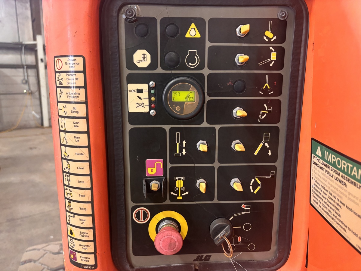 2017 JLG E450AJ-4