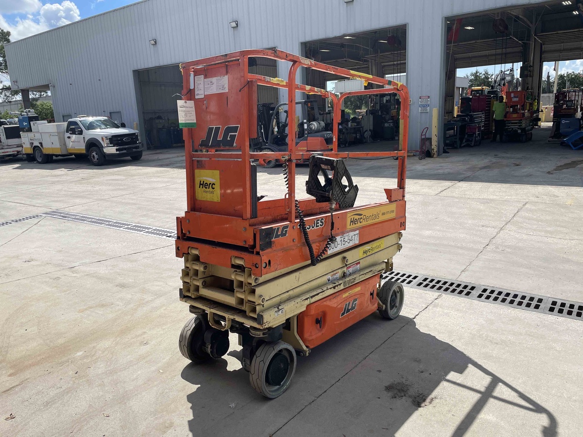 2017 JLG 1930ES-1