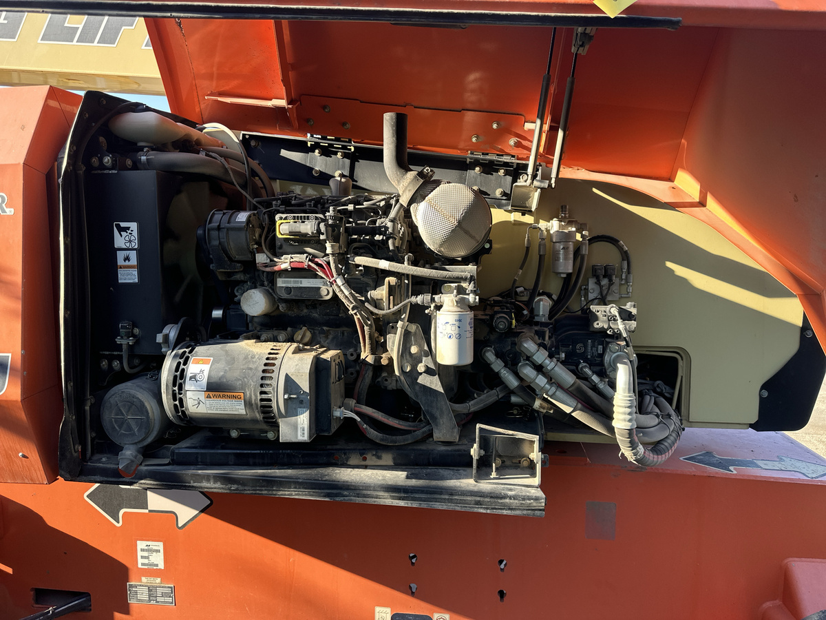 2018 JLG 800AJ-7