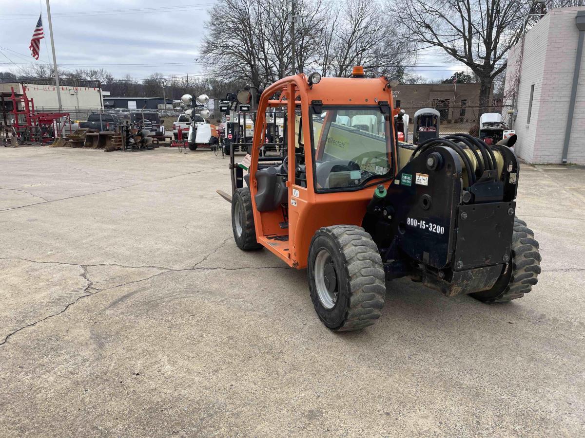 2017 JLG G5-18A
