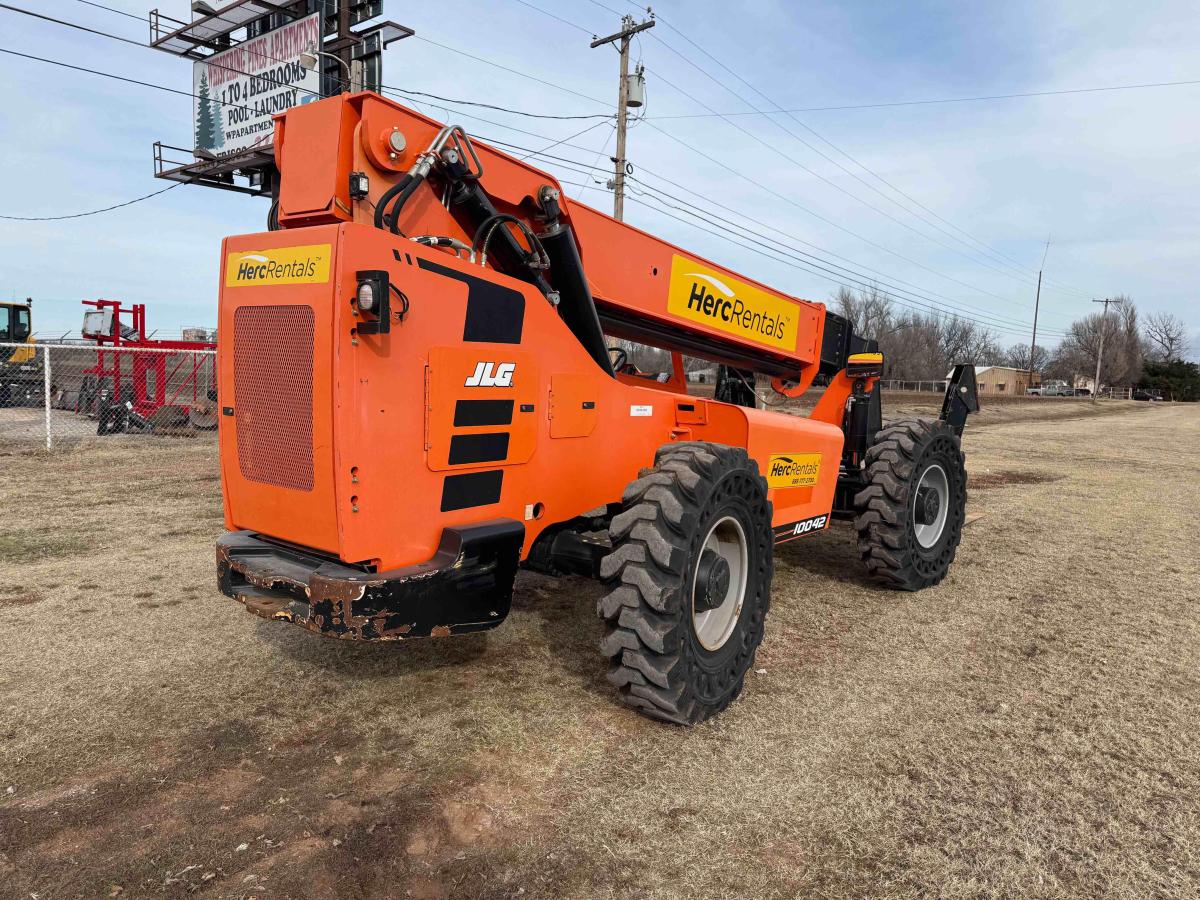 2019 SkyTrak 10042