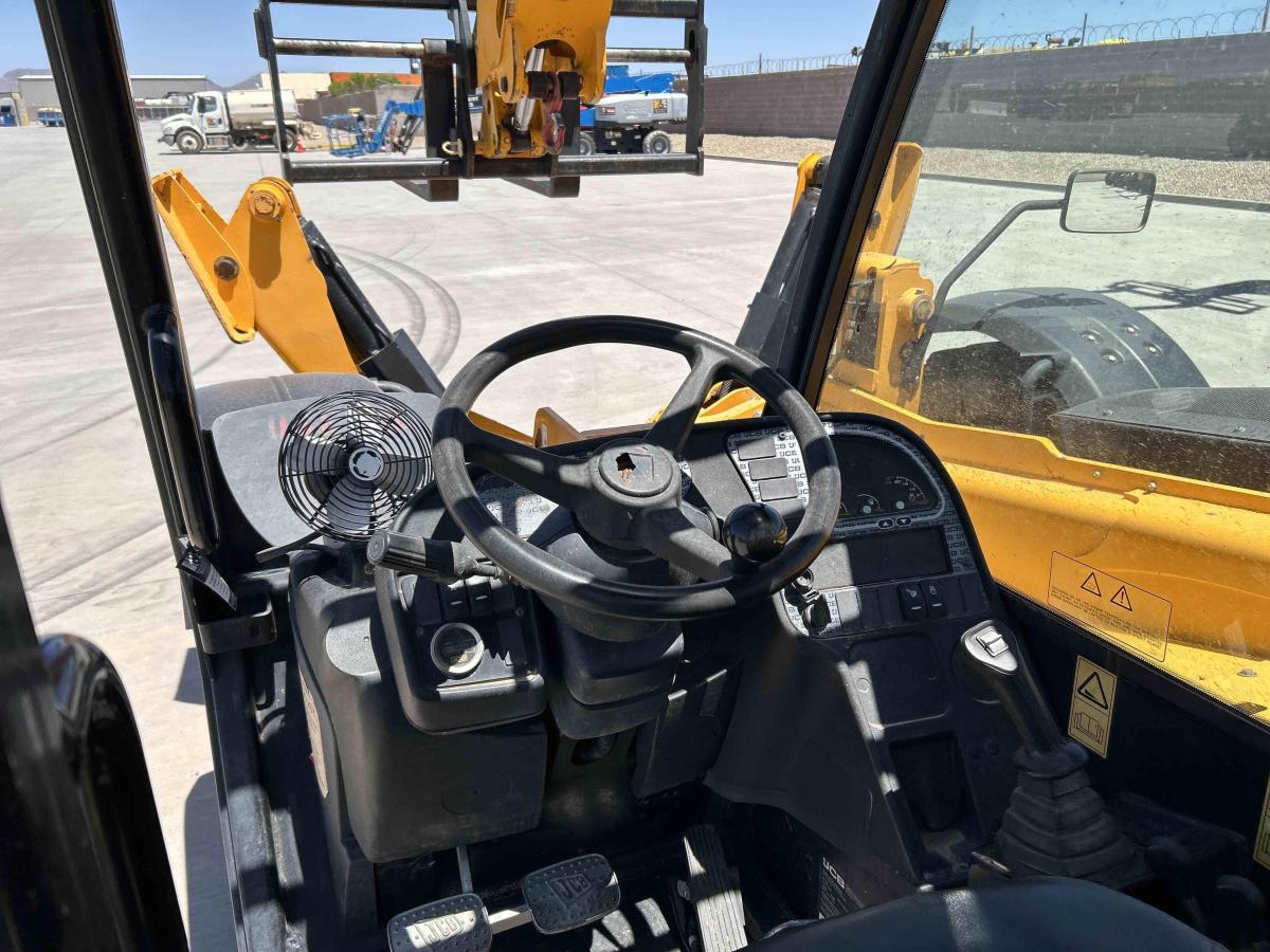 2018 JCB 510-56