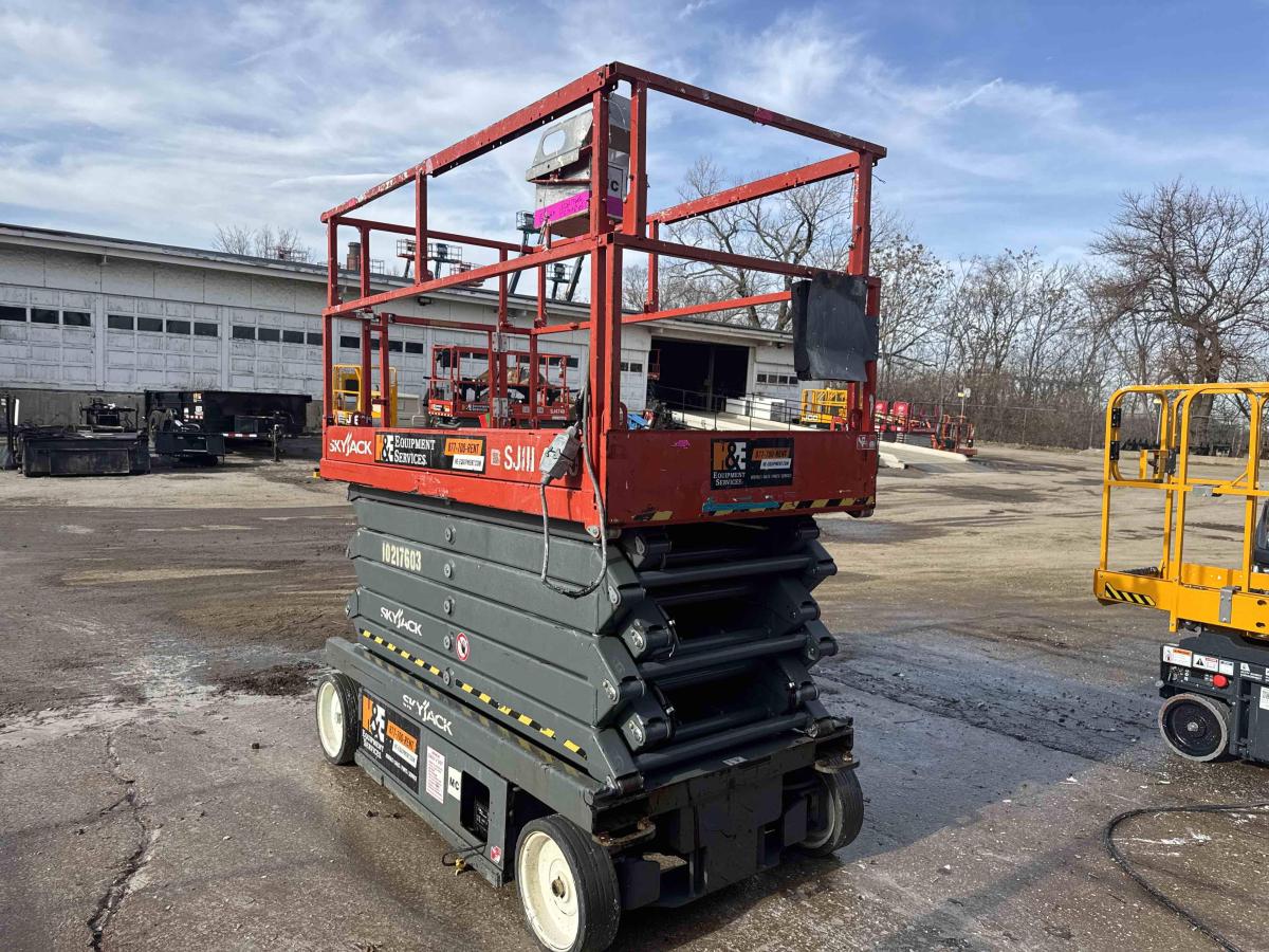 2017 Skyjack SJ4740