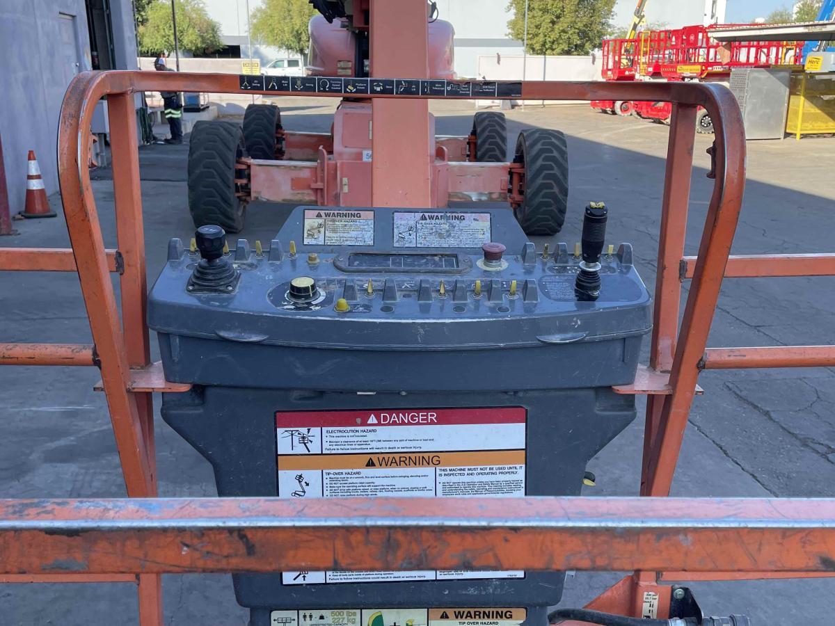 2006 JLG 1200SJP