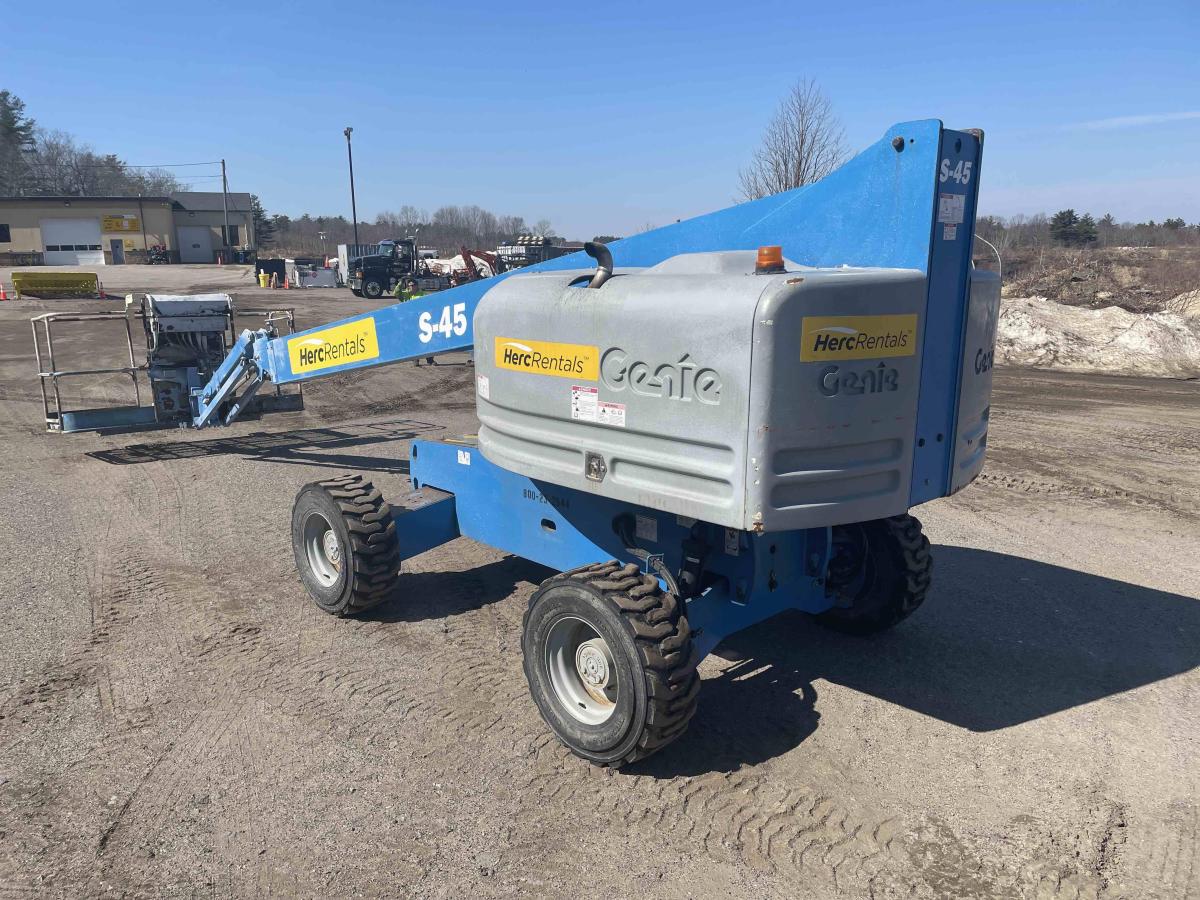 2018 Genie S-45
