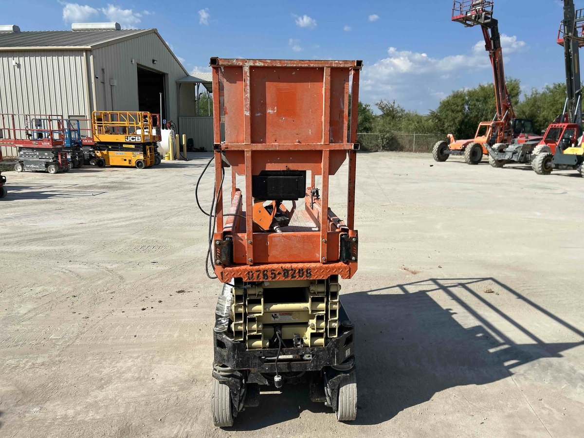 2018 JLG 1932R-2