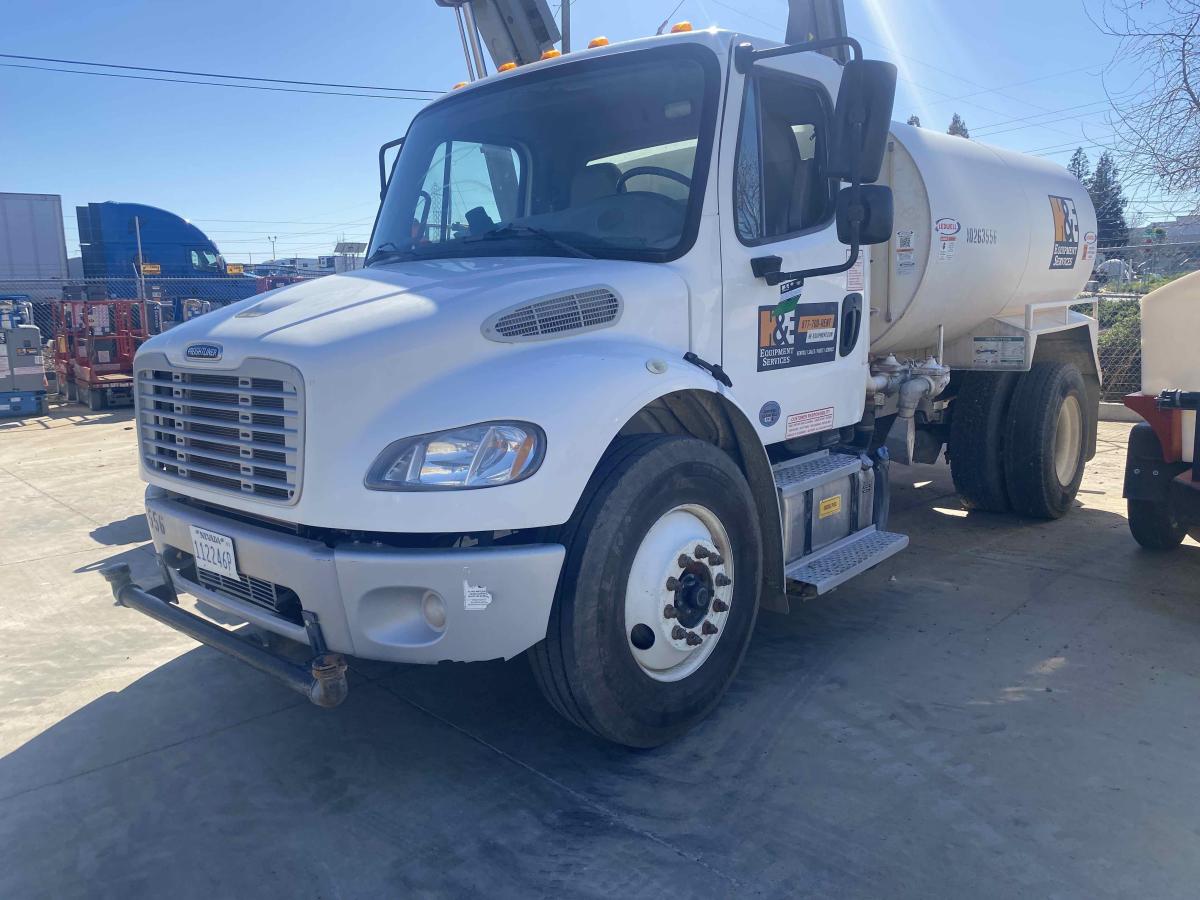 2019 Freightliner M2106