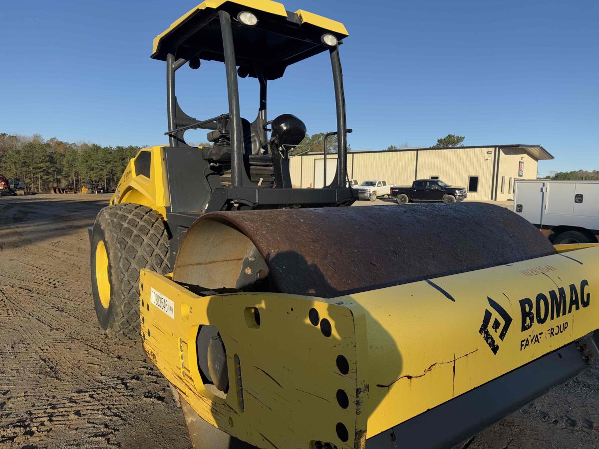 2019 BOMAG BW211D-5