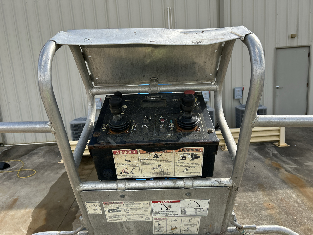 2017 Genie Z-33/18-8