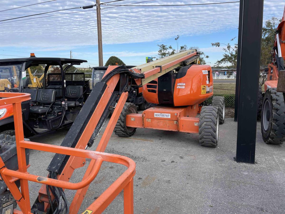 2017 JLG 600AJ