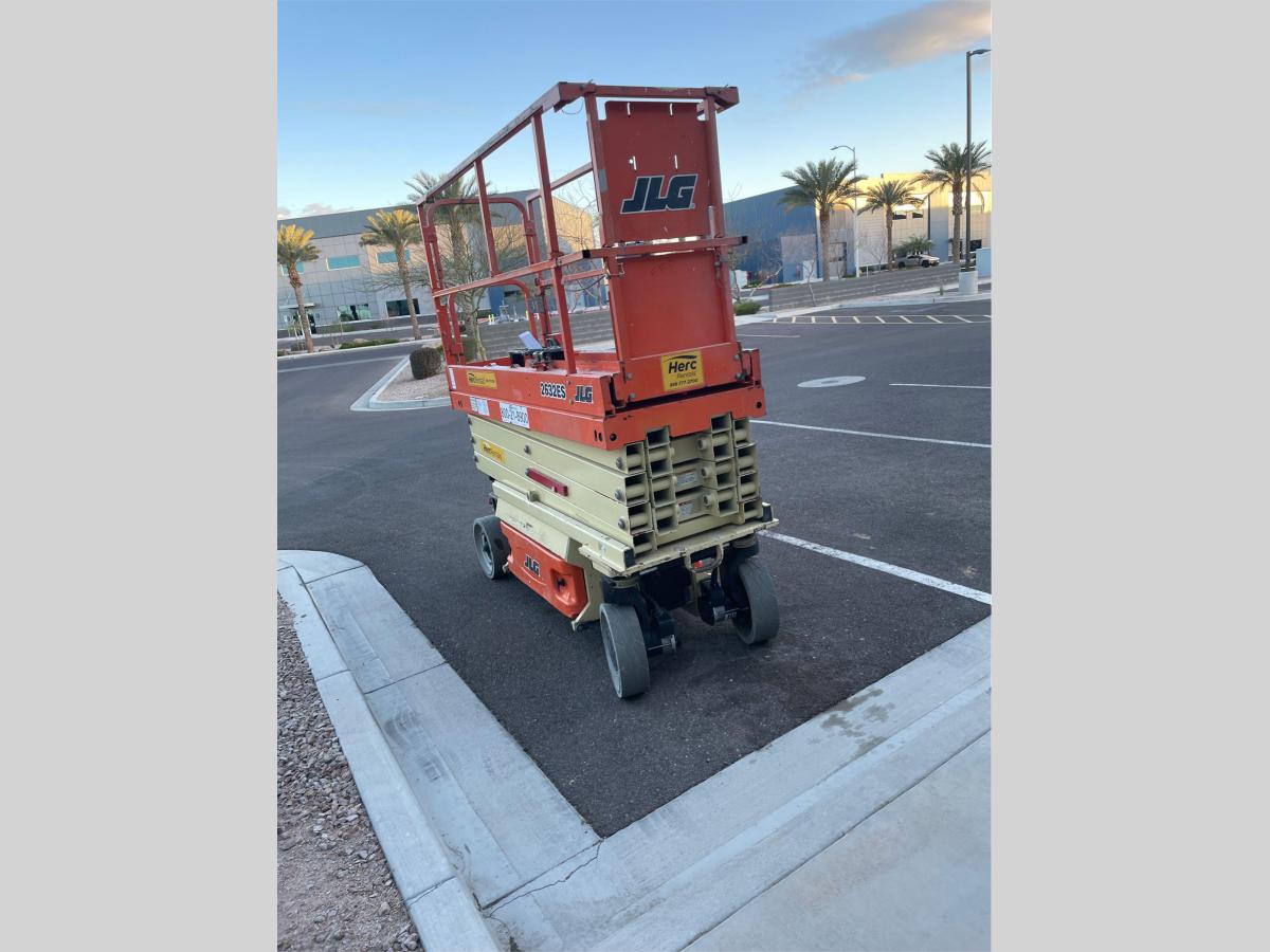 2018 JLG 2632ES