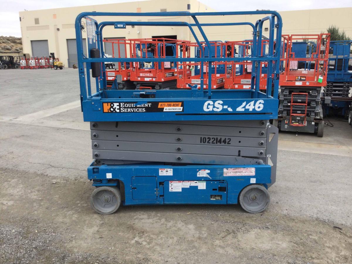 2017 Genie GS-3246