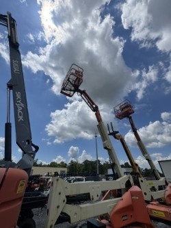 2015 JLG E450AJ-2