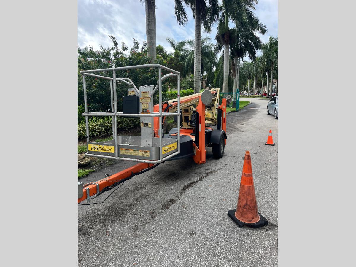 2018 JLG T350