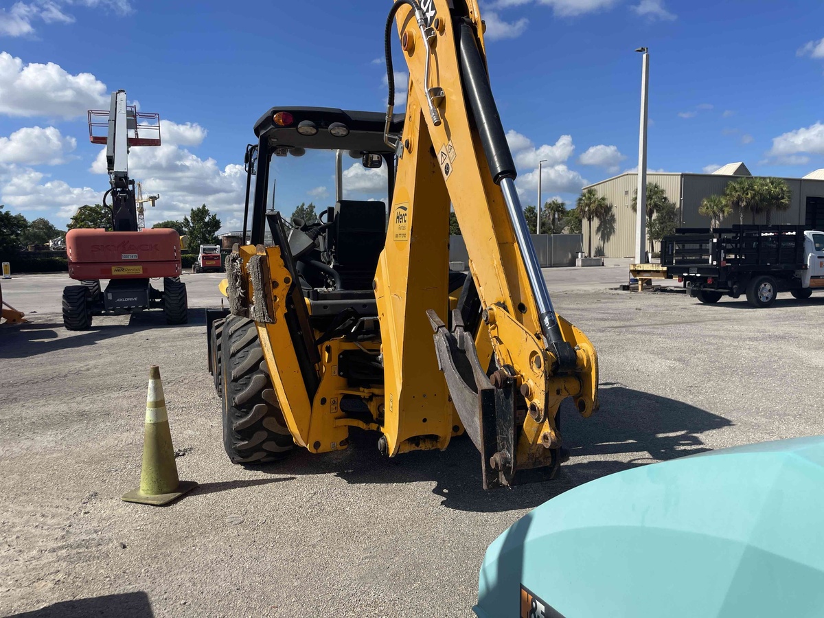 2022 JCB 3CX-5