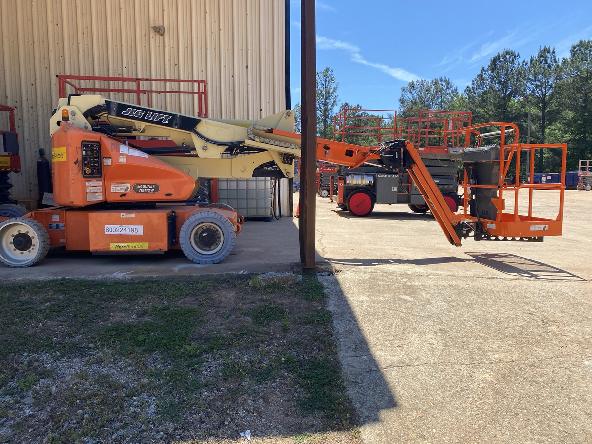2018 JLG E400AJPN-2