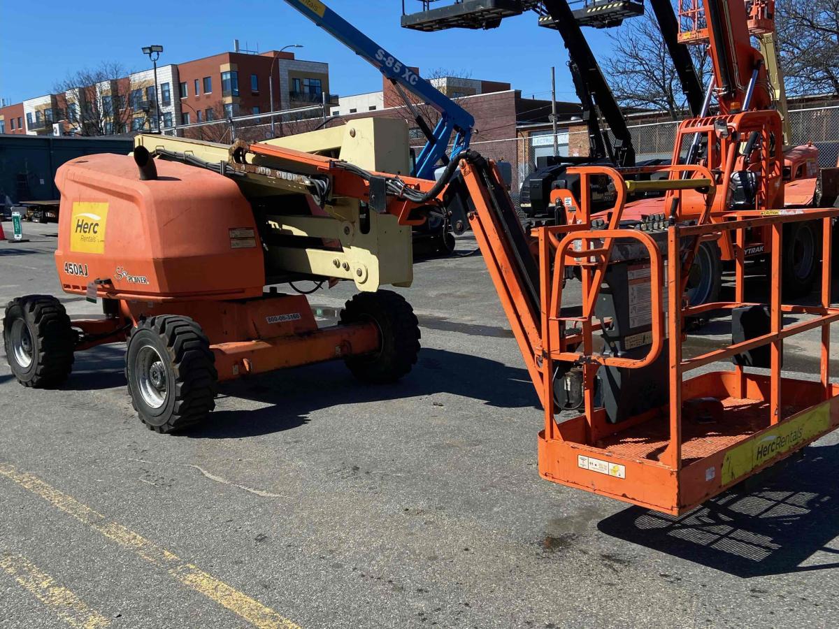 2015 JLG 450AJ