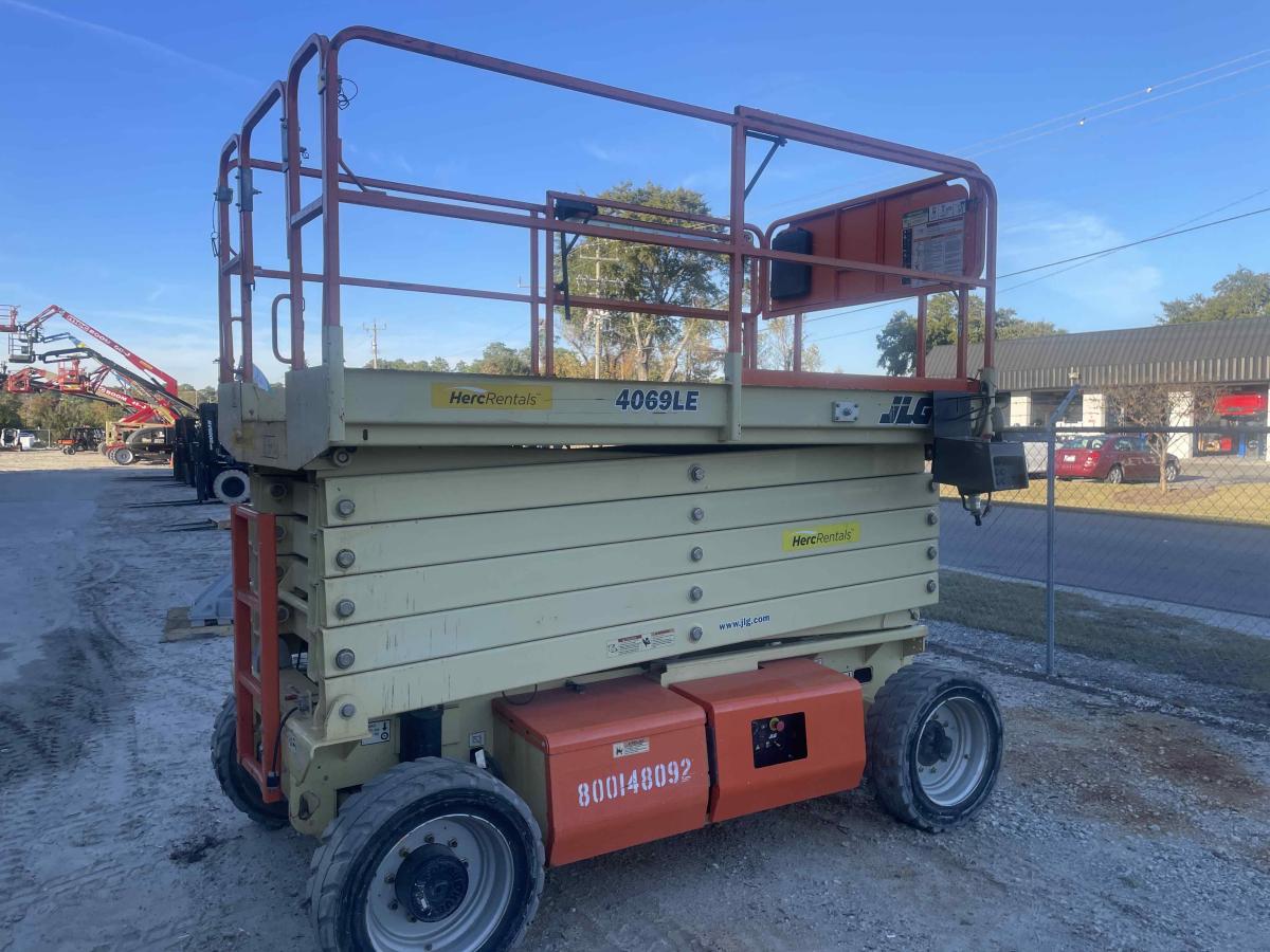 2017 JLG 4069LE