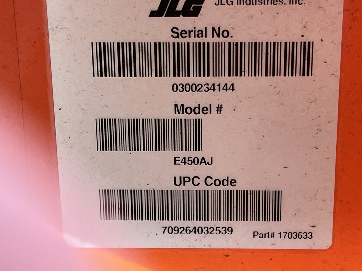 2017 JLG E450AJ-6