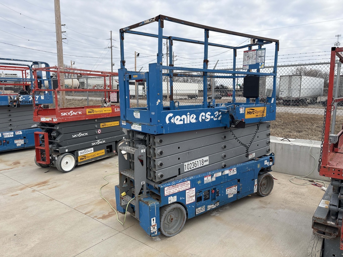 2018 Genie GS-3232