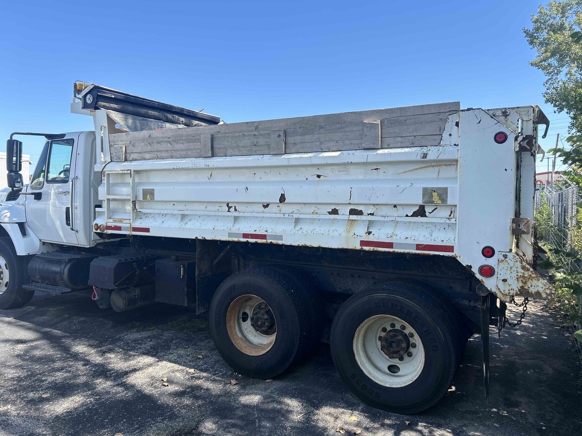 2009 International 7400-2