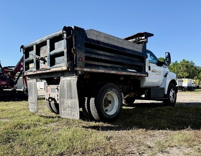 2019 Ford F750-4