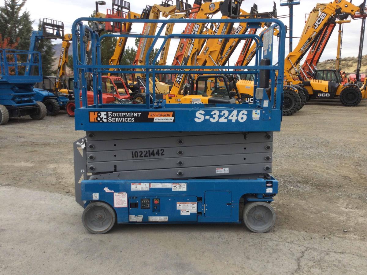 2017 Genie GS-3246