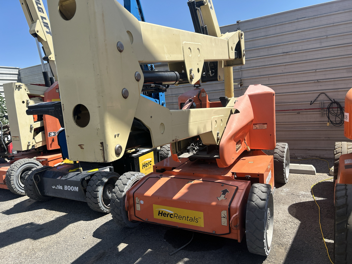 2018 JLG E450AJ-14