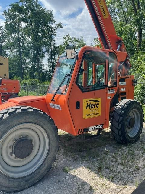 2019 SkyTrak 8042