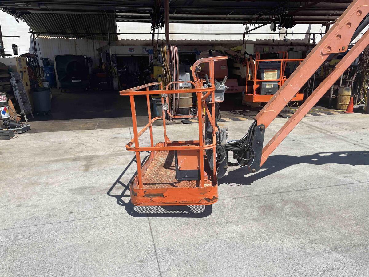 2017 JLG 1200SJP-4