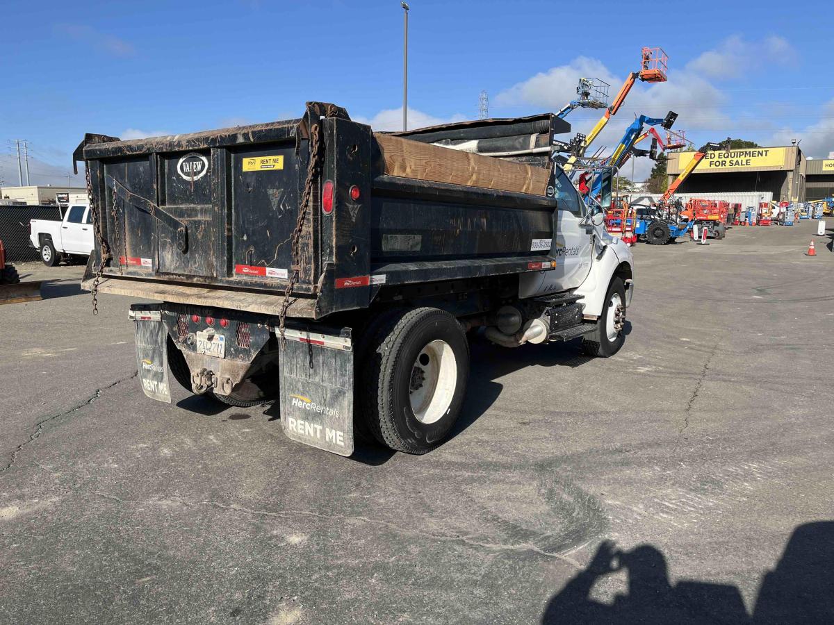 2015 Ford F750-4
