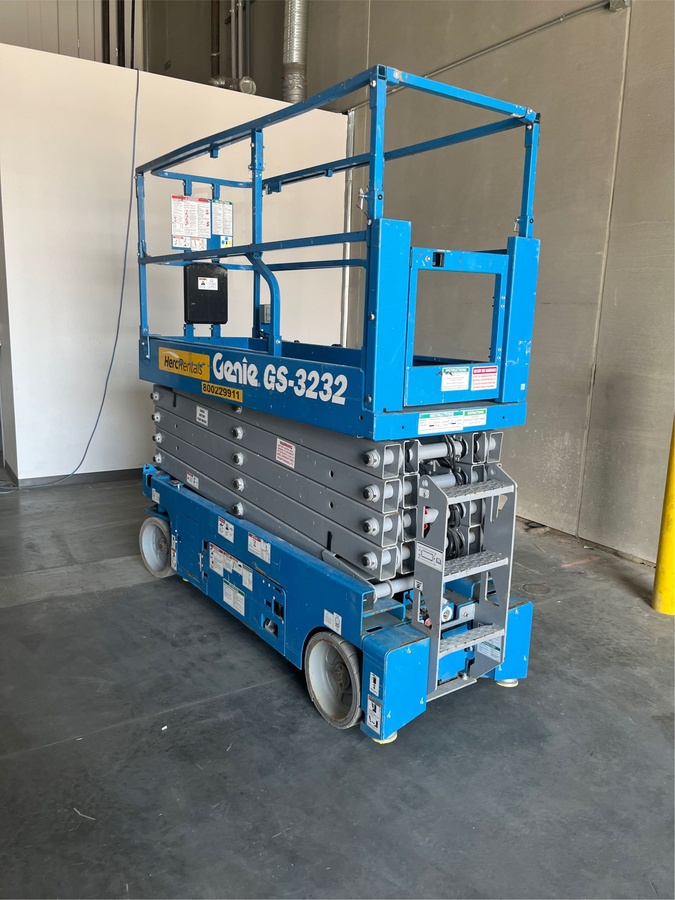 2018 Genie GS-3232