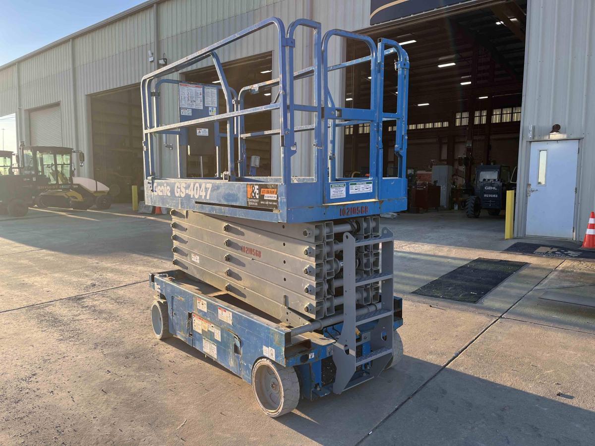 2017 Genie GS-4047