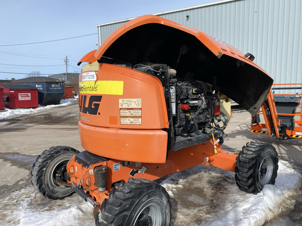 2017 JLG 450AJ-9