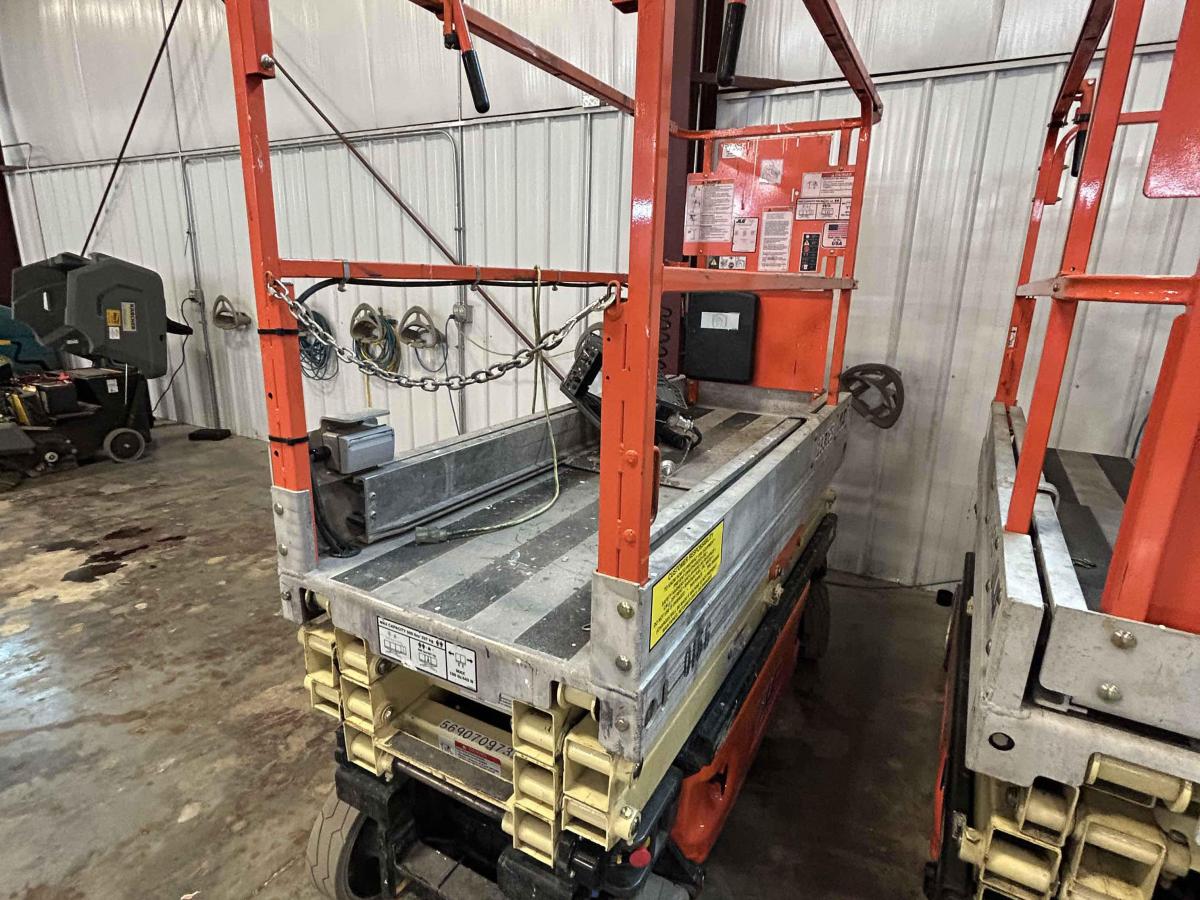 2012 JLG 1930ES