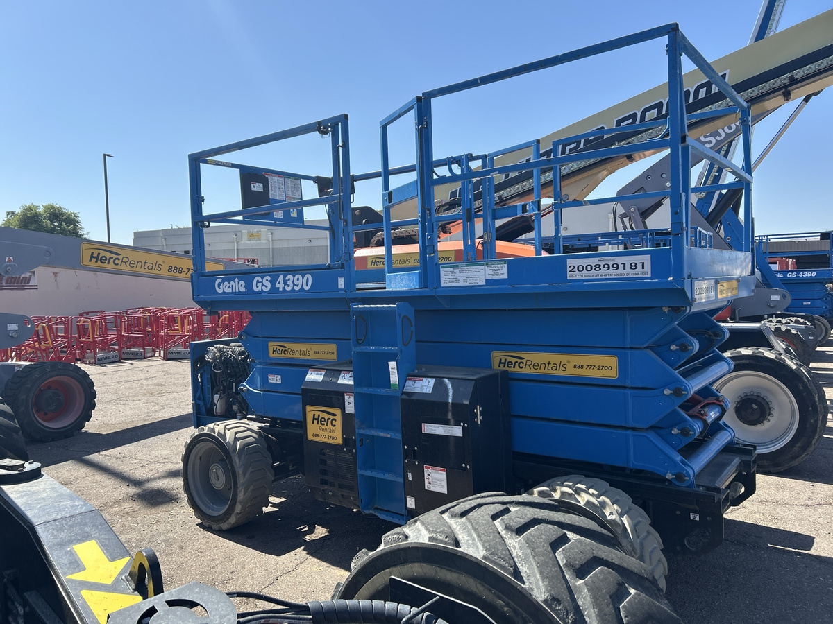 2019 Genie GS-4390 RT-4